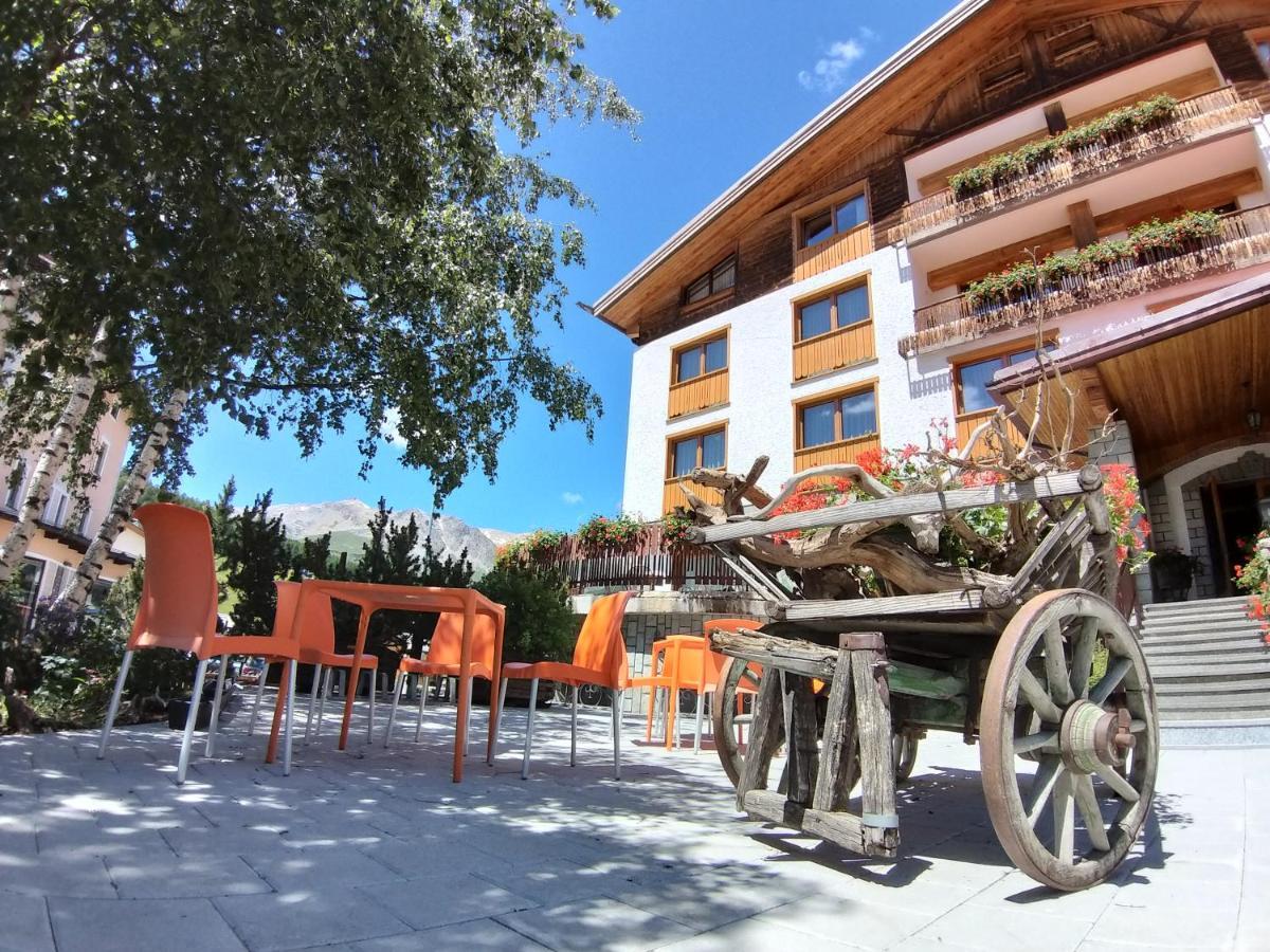 Hotel Bernina Livigno Esterno foto