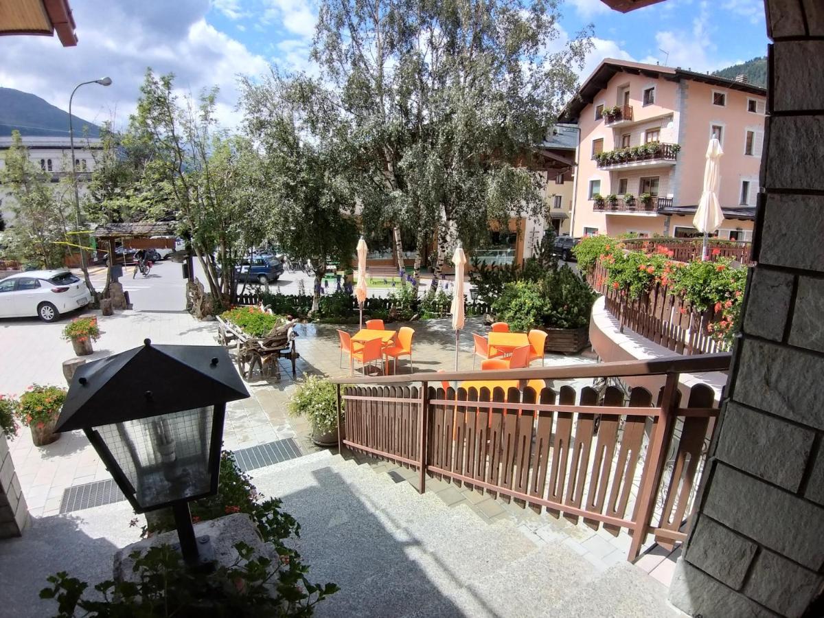 Hotel Bernina Livigno Esterno foto