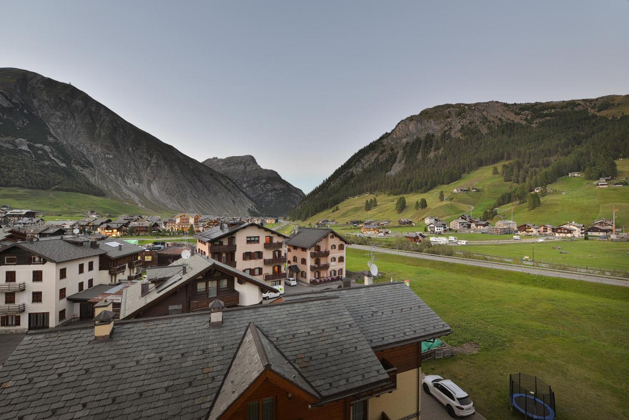 Hotel Bernina Livigno Esterno foto