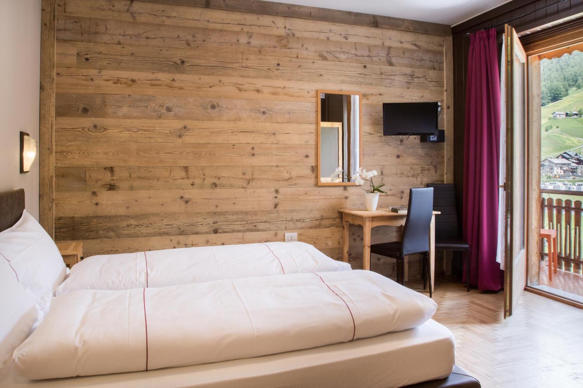 Hotel Bernina Livigno Esterno foto